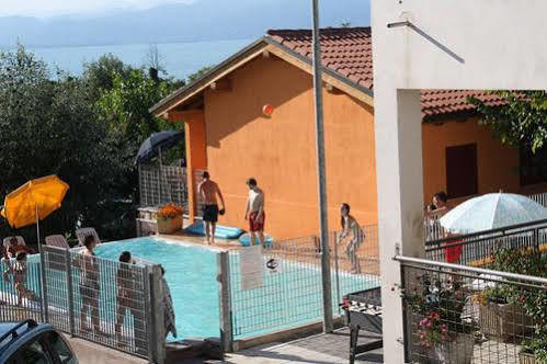Borgo Blu Poggio Aparthotel Lazise Exterior photo