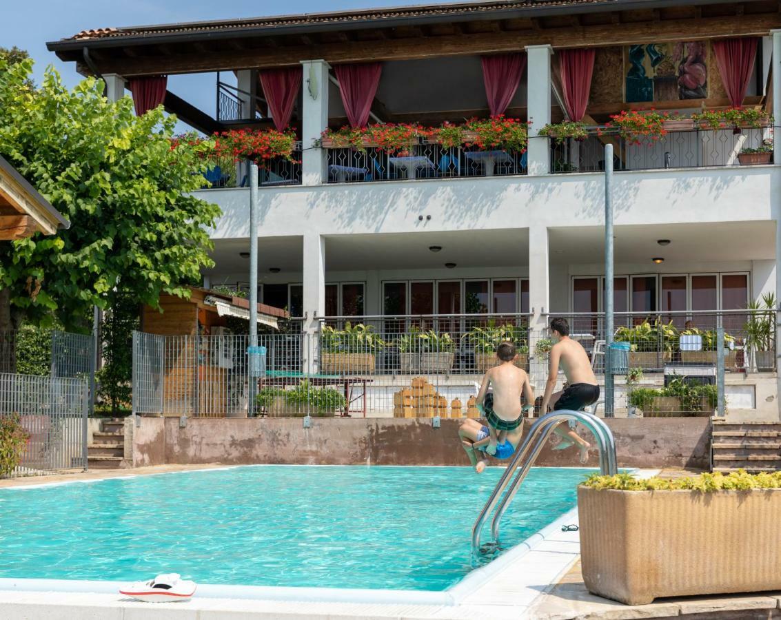 Borgo Blu Poggio Aparthotel Lazise Exterior photo