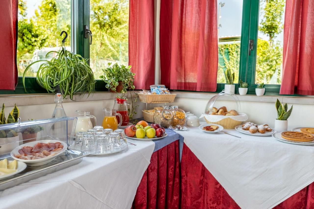 Borgo Blu Poggio Aparthotel Lazise Exterior photo
